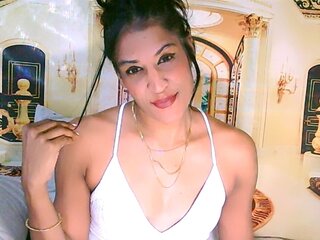 AzzyGreene show jasmine