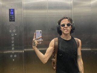 DanielTravieso shows livejasmin